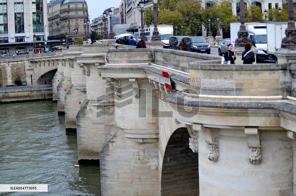 Inauguration of The Place Du Pont Neuf Christo and Jeanne Claude - Paris