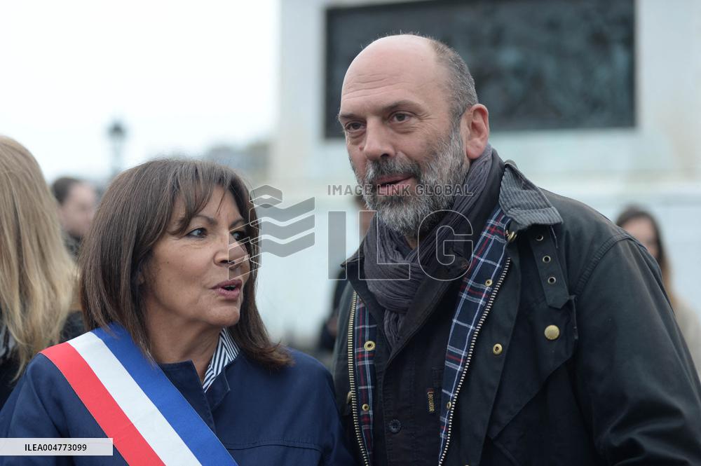 Inauguration of The Place Du Pont Neuf Christo and Jeanne Claude - Paris