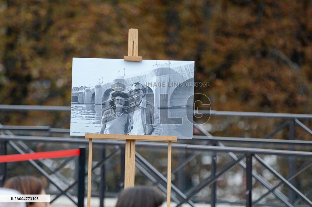Inauguration of The Place Du Pont Neuf Christo and Jeanne Claude - Paris