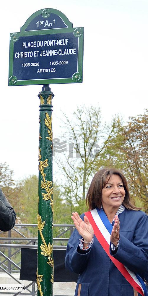 Inauguration of The Place Du Pont Neuf Christo and Jeanne Claude - Paris