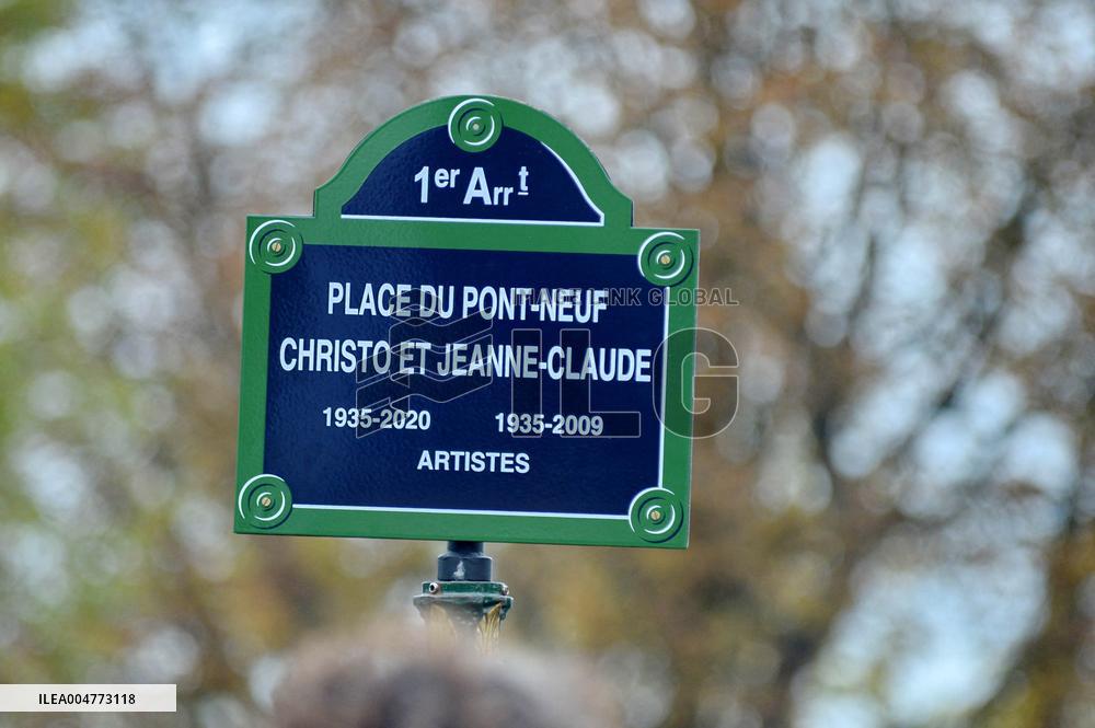 Inauguration of The Place Du Pont Neuf Christo and Jeanne Claude - Paris