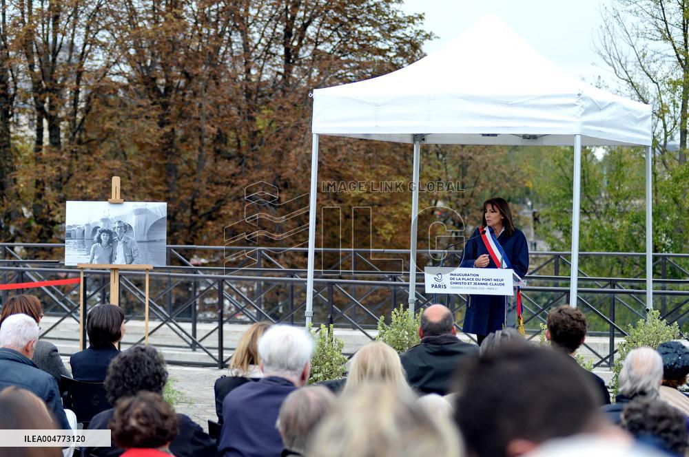 Inauguration of The Place Du Pont Neuf Christo and Jeanne Claude - Paris