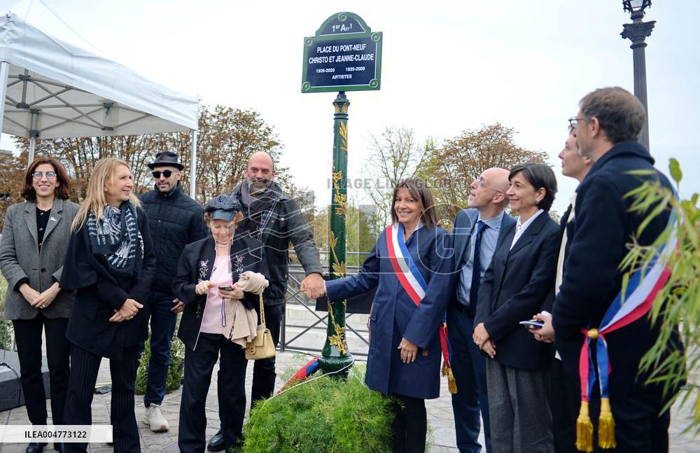 Inauguration of The Place Du Pont Neuf Christo and Jeanne Claude - Paris