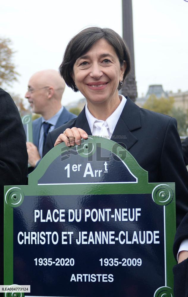 Inauguration of The Place Du Pont Neuf Christo and Jeanne Claude - Paris
