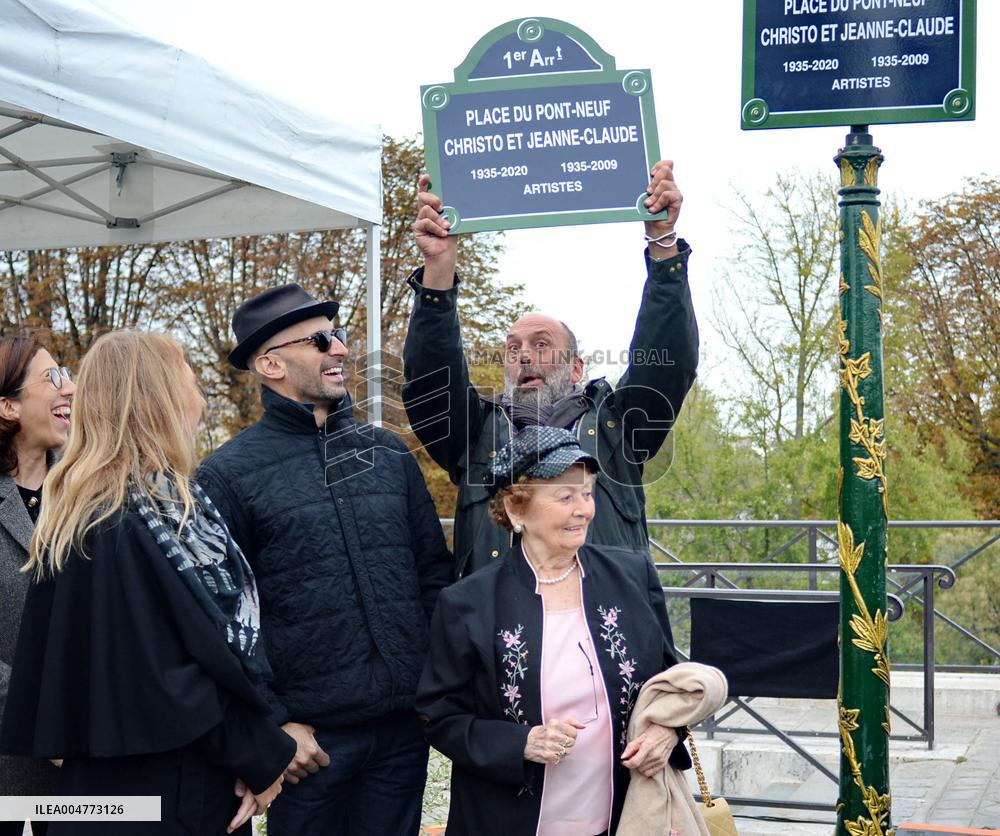 Inauguration of The Place Du Pont Neuf Christo and Jeanne Claude - Paris