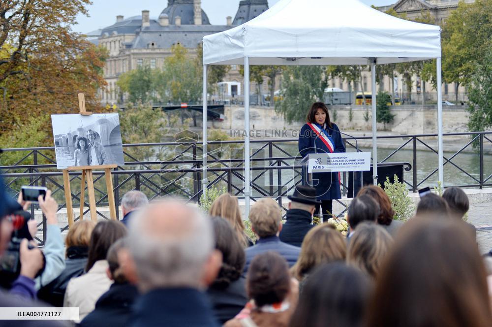 Inauguration of The Place Du Pont Neuf Christo and Jeanne Claude - Paris