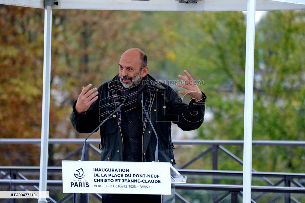 Inauguration of The Place Du Pont Neuf Christo and Jeanne Claude - Paris