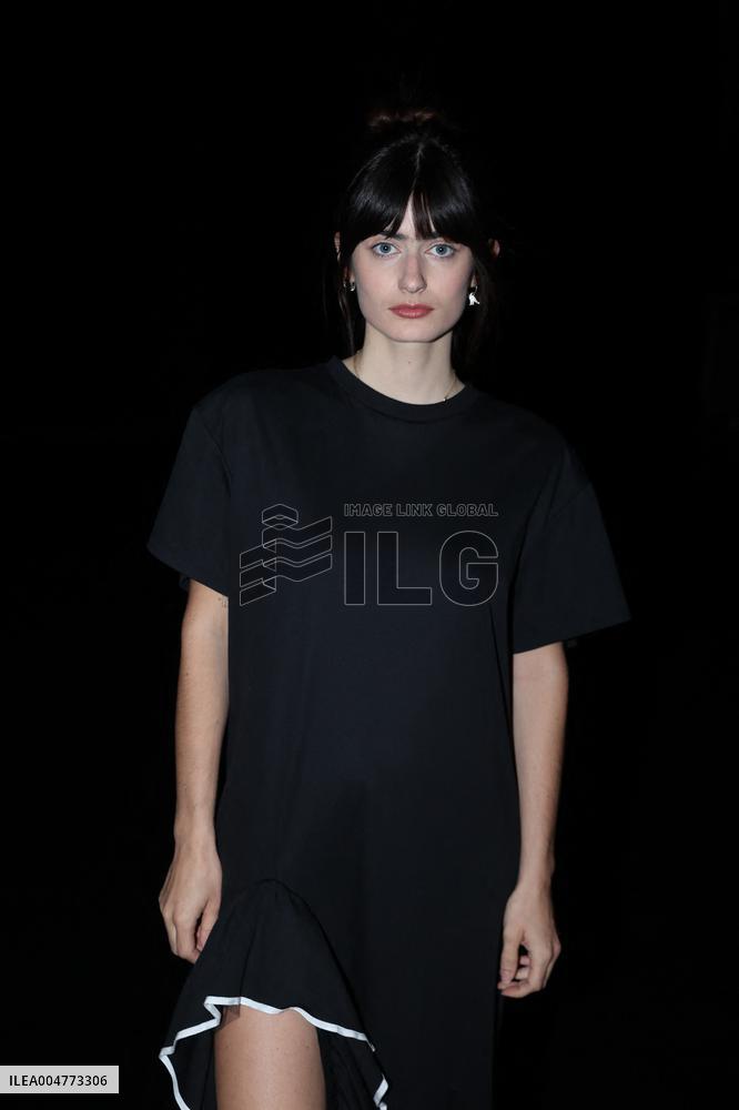 PFW - Vaillant Front Row