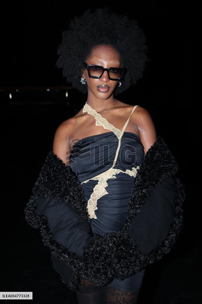 PFW - Vaillant Front Row