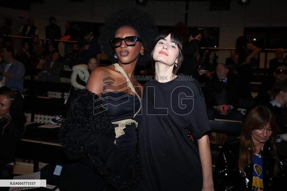 PFW - Vaillant Front Row