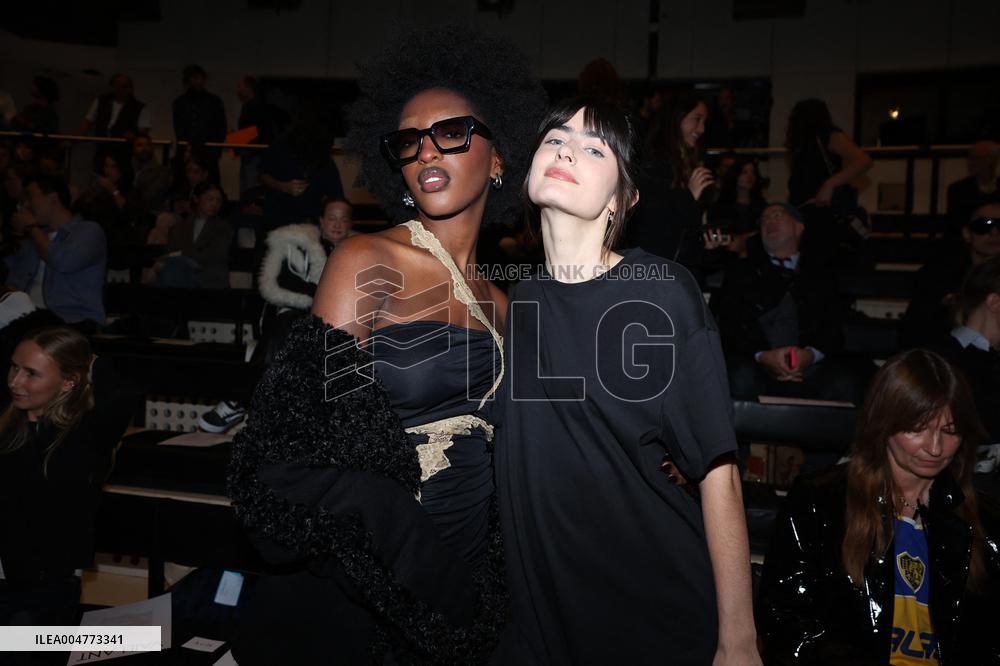 PFW - Vaillant Front Row