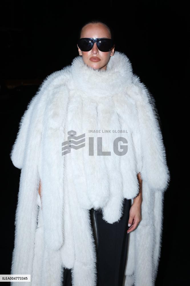 PFW - Vaillant Front Row