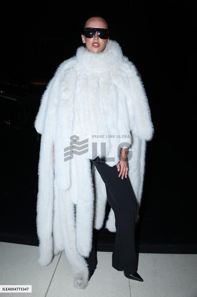 PFW - Vaillant Front Row