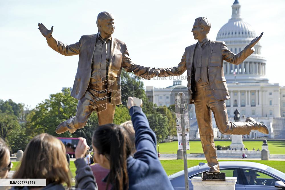 Trump-Epstein statue erected again in Washington