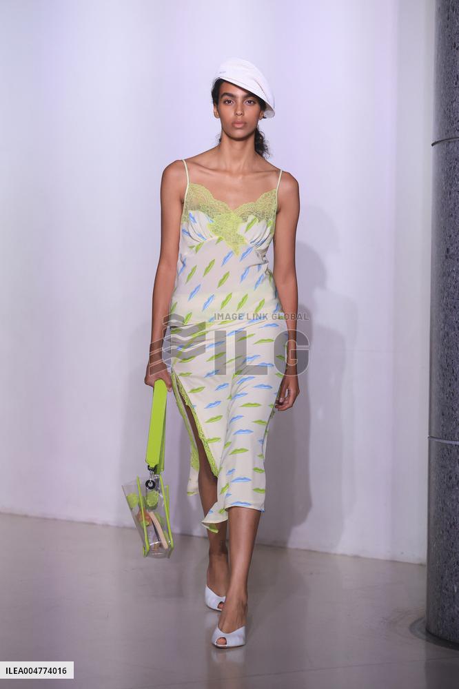 PFW - Vaillant Runway