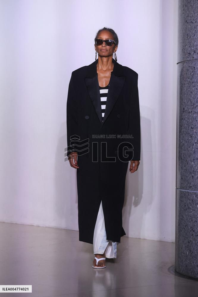 PFW - Vaillant Runway