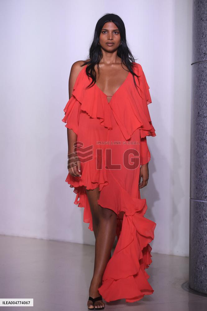 PFW - Vaillant Runway