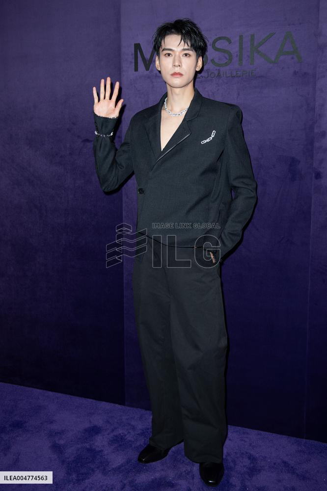 PFW Messika Front Row