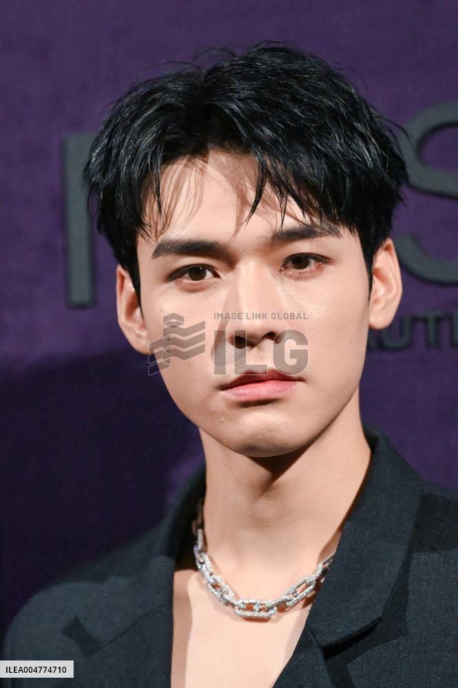 PFW Messika Front Row