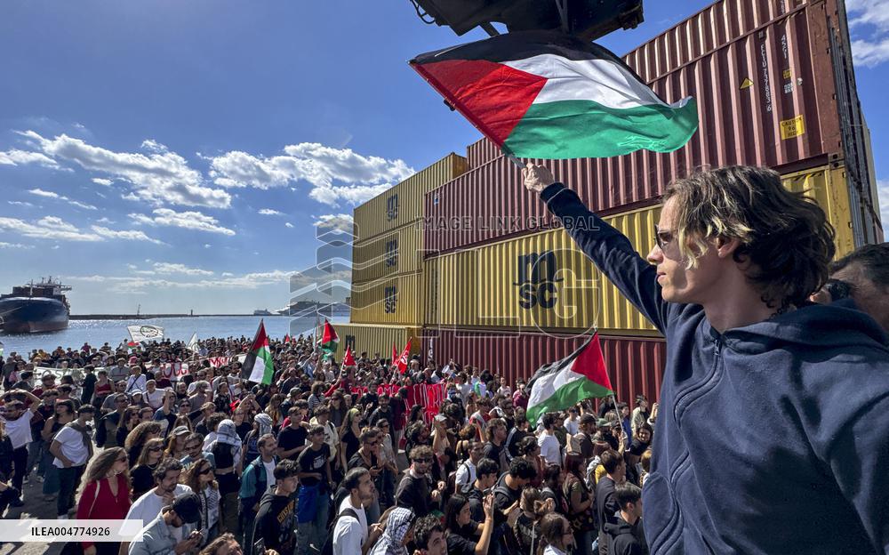 General Strike For the Global Sumud Flotilla - Naples