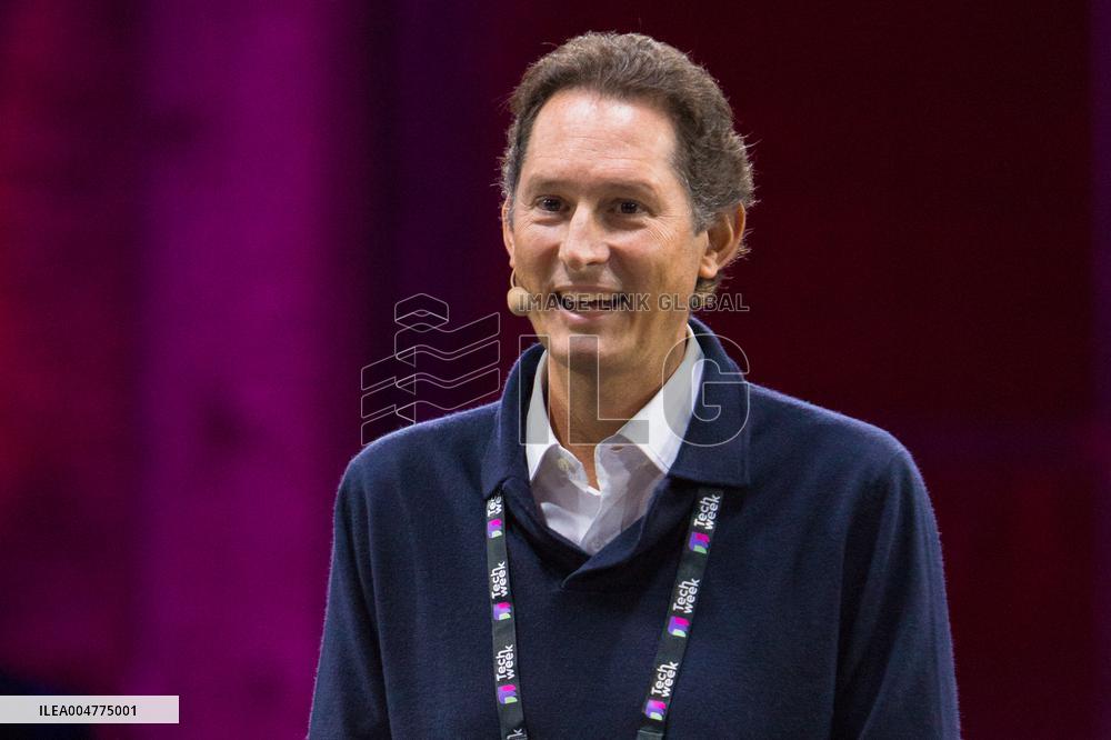 Jeff Bezos Talk With John Elkann At Italian Tech Week - Turin