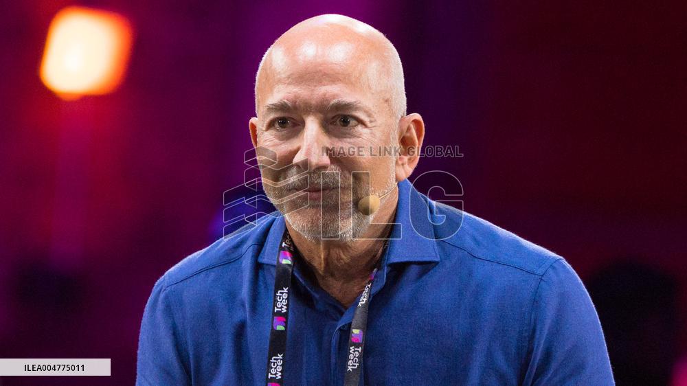 Jeff Bezos Talk With John Elkann At Italian Tech Week - Turin