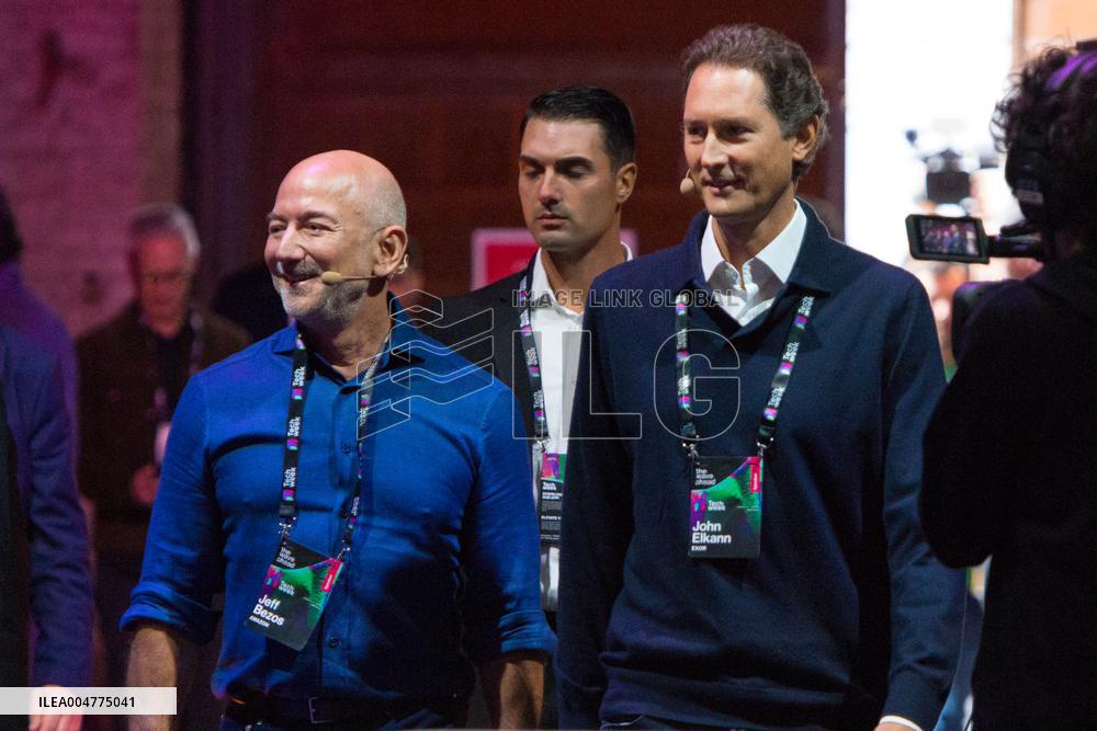 Jeff Bezos Talk With John Elkann At Italian Tech Week - Turin