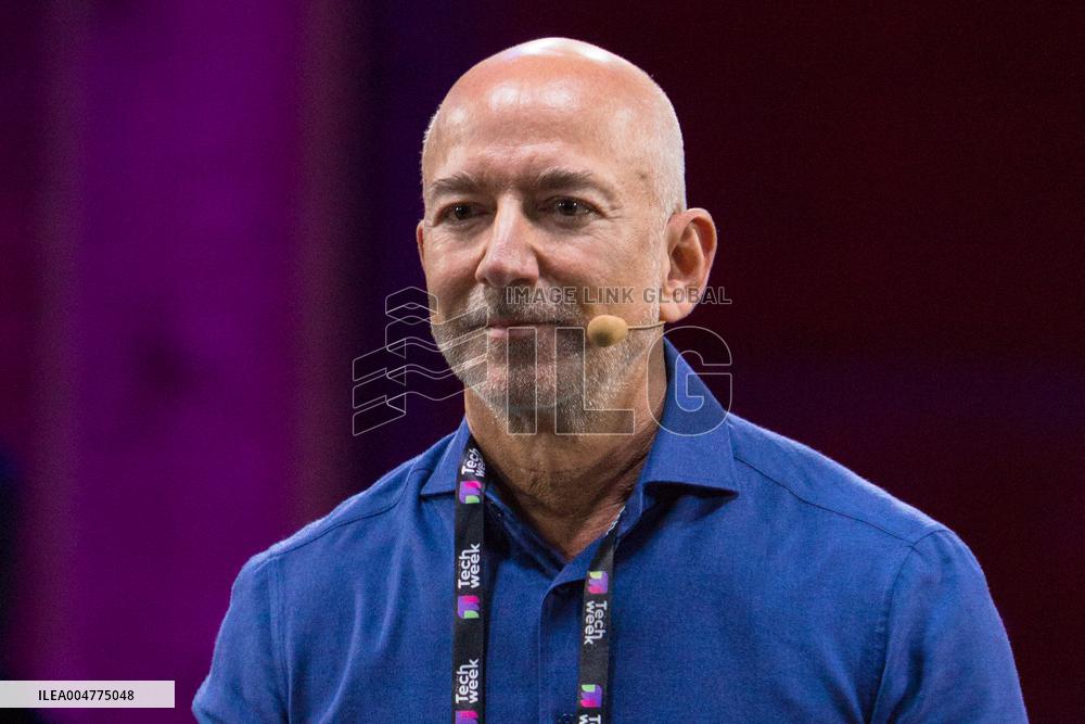 Jeff Bezos Talk With John Elkann At Italian Tech Week - Turin