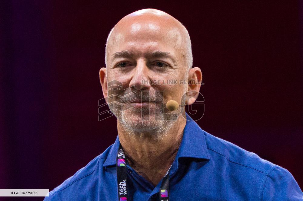 Jeff Bezos Talk With John Elkann At Italian Tech Week - Turin
