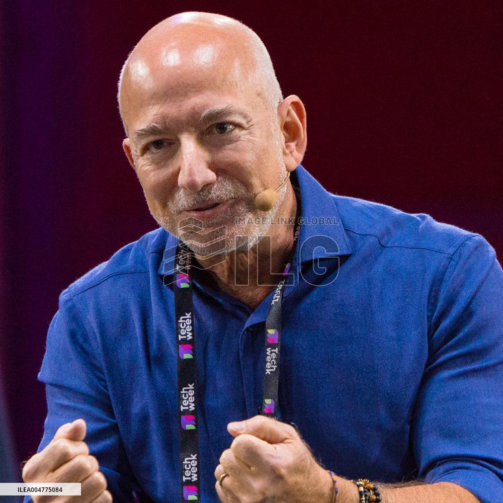 Jeff Bezos Talk With John Elkann At Italian Tech Week - Turin
