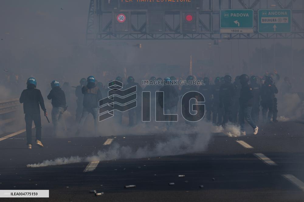 General Strike For the Global Sumud Flotilla - Bologna