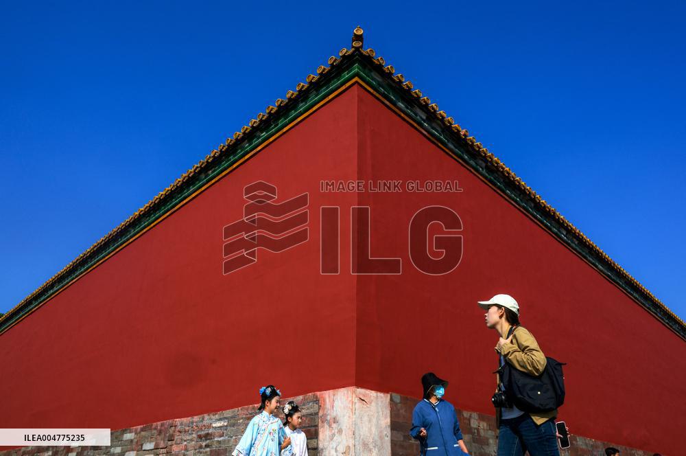 Tourists Visit the Palace Museum - Beijing