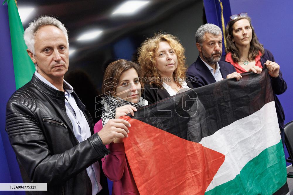 Press Conference Of Italian Parliamentarians Expelled From Israel - Rome