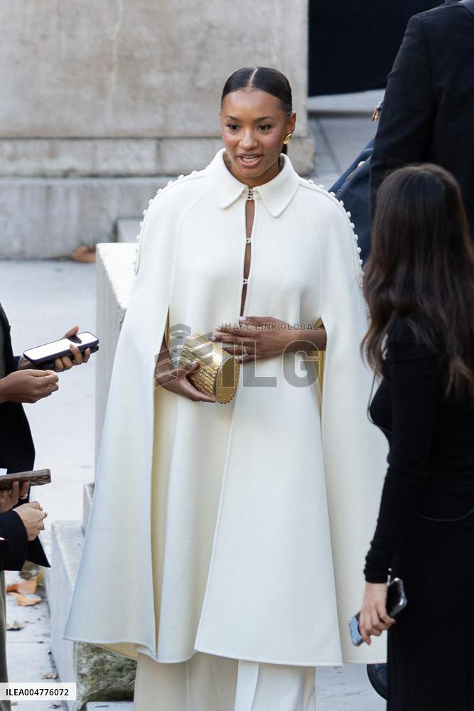 PFW - Elie Saab Womenswear Spring-Summer - Arrivals NB