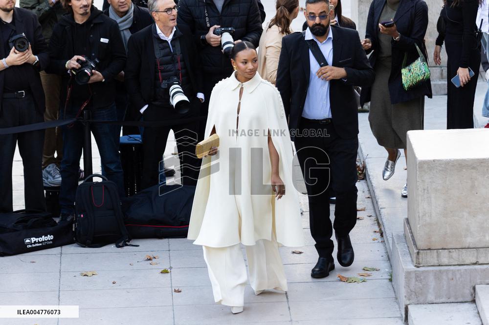 PFW - Elie Saab Womenswear Spring-Summer - Arrivals NB