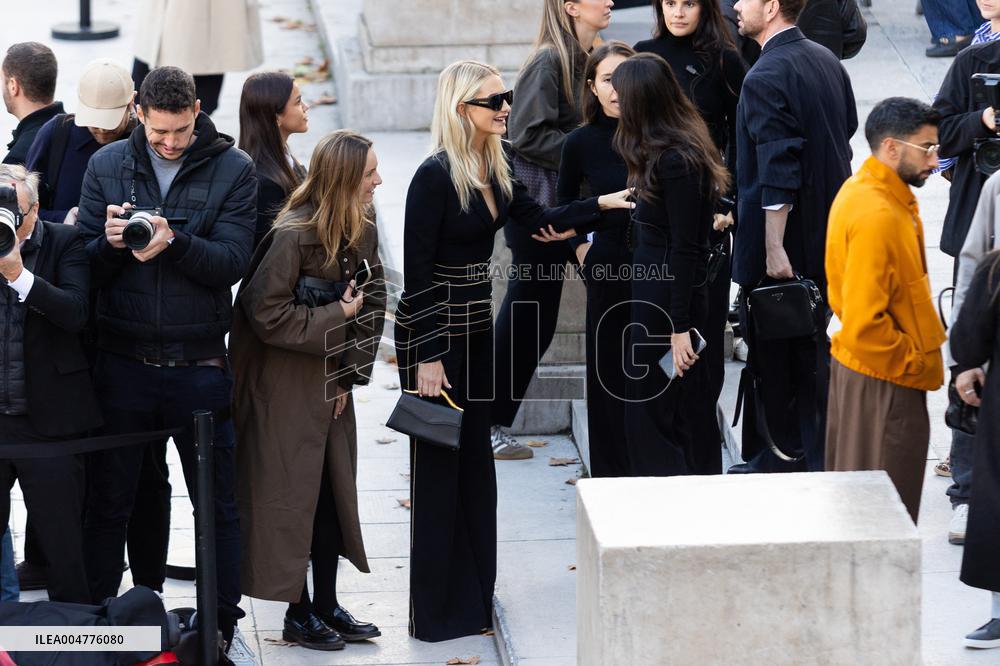 PFW - Elie Saab Womenswear Spring-Summer - Arrivals NB