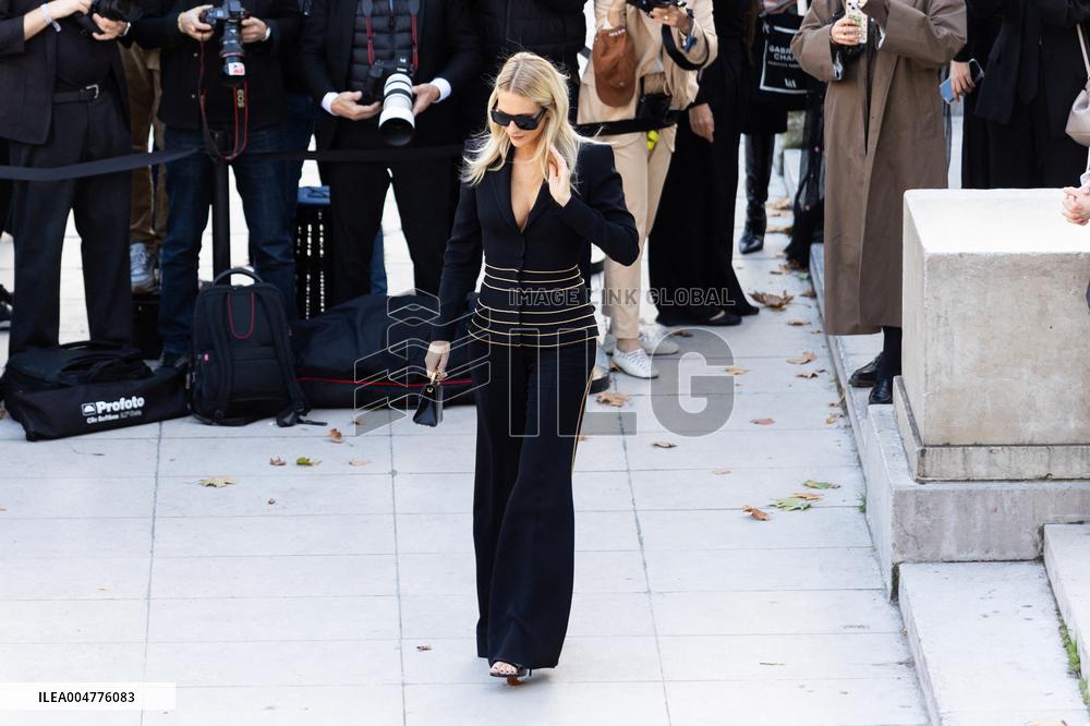 PFW - Elie Saab Womenswear Spring-Summer - Arrivals NB