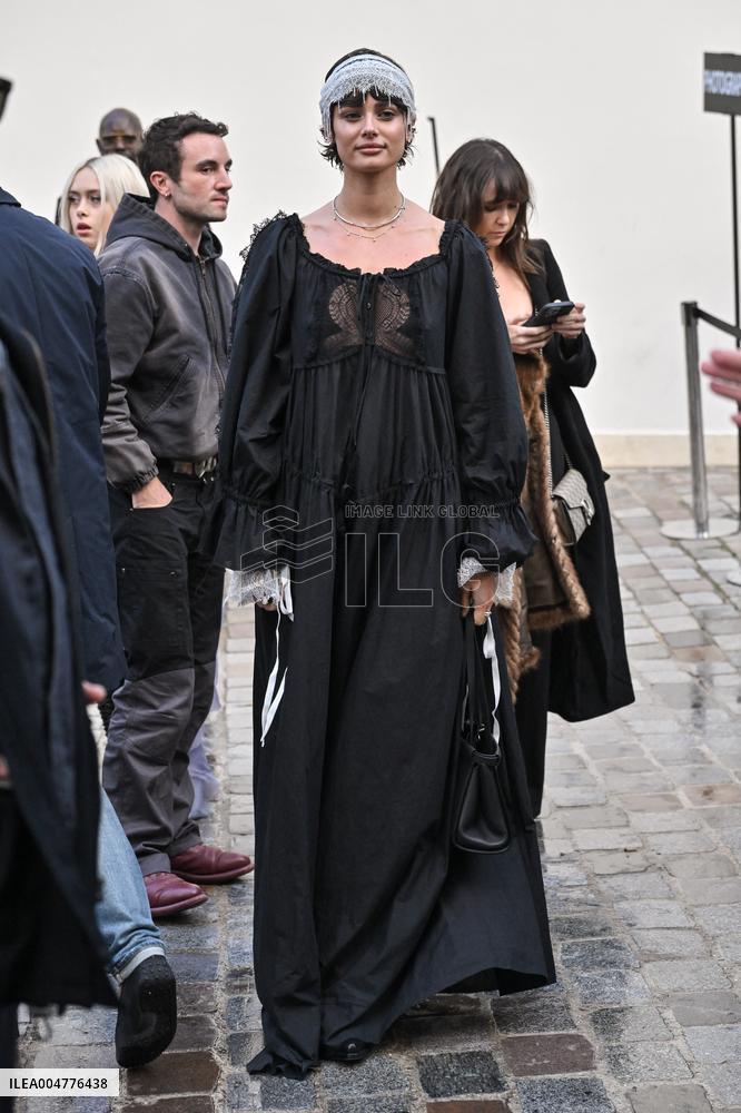 PFW Ann Demeulemeester Outside Arrivals