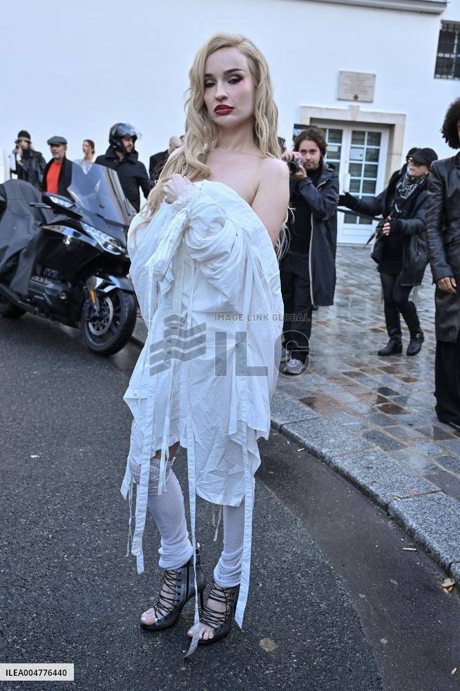 PFW Ann Demeulemeester Outside Arrivals