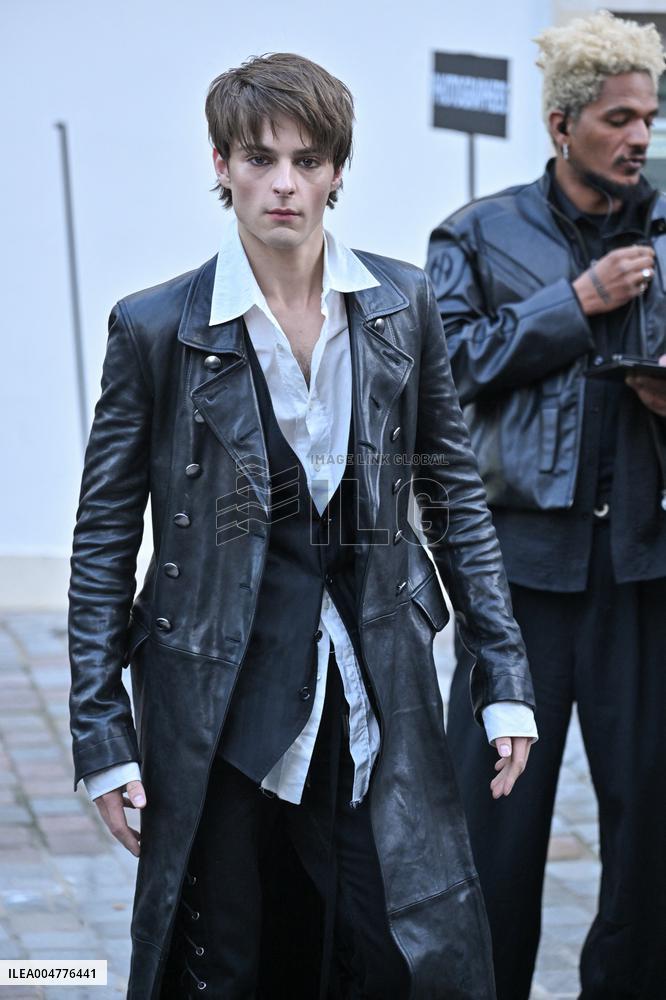 PFW Ann Demeulemeester Outside Arrivals