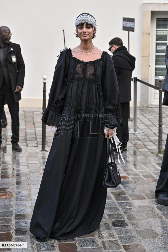 PFW Ann Demeulemeester Outside Arrivals