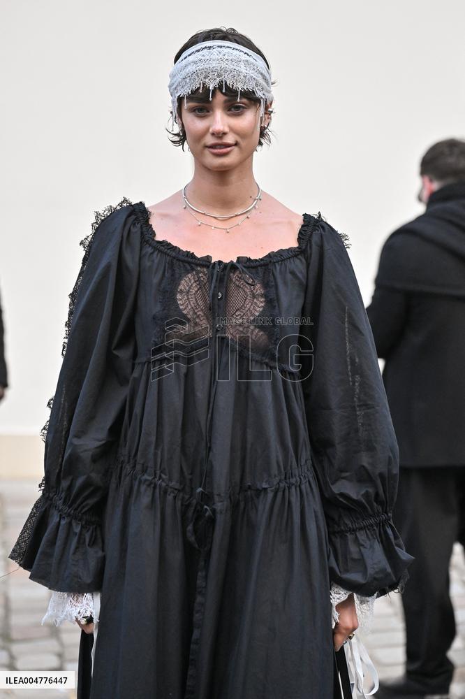 PFW Ann Demeulemeester Outside Arrivals