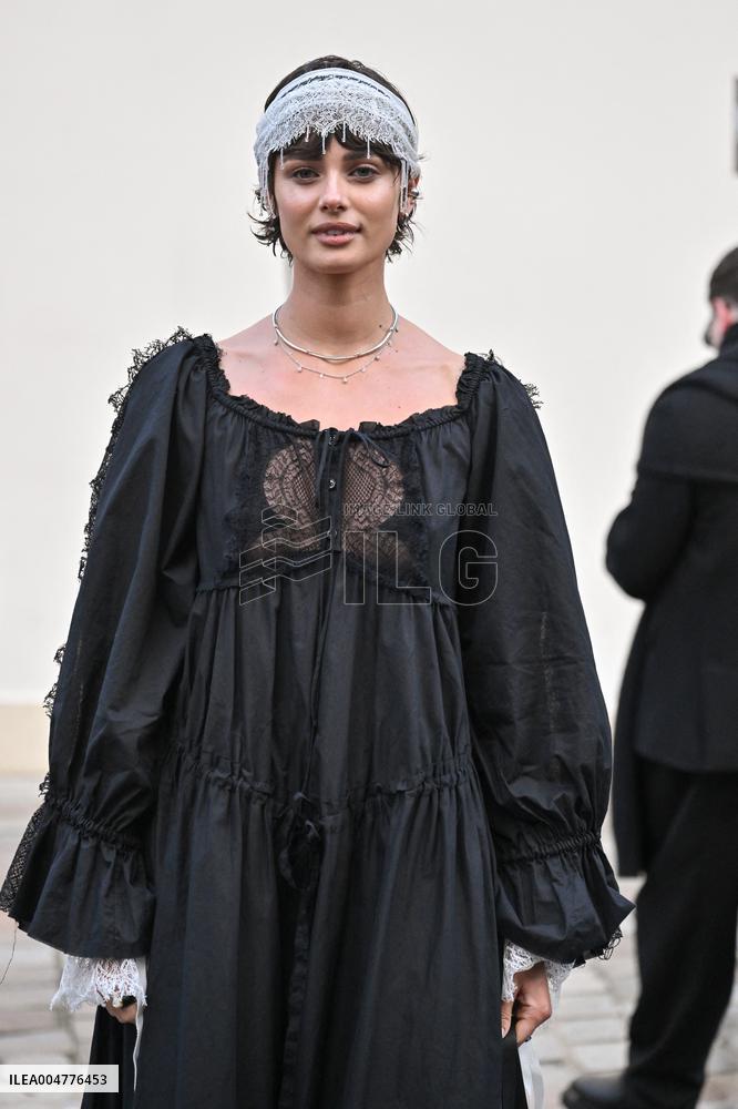 PFW Ann Demeulemeester Outside Arrivals