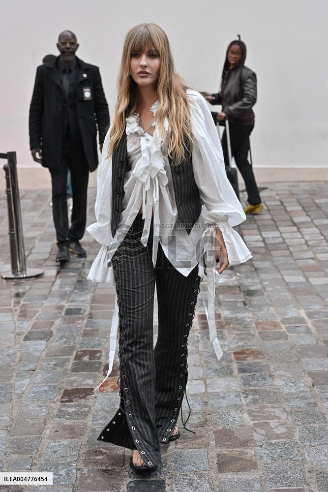 PFW Ann Demeulemeester Outside Arrivals