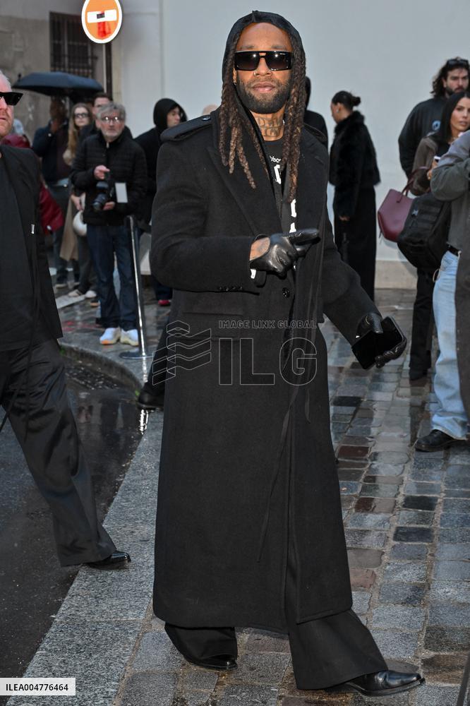 PFW Ann Demeulemeester Outside Arrivals