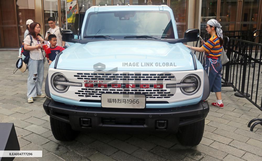 Antique Classic Car and Sports Car Show in Shanghai