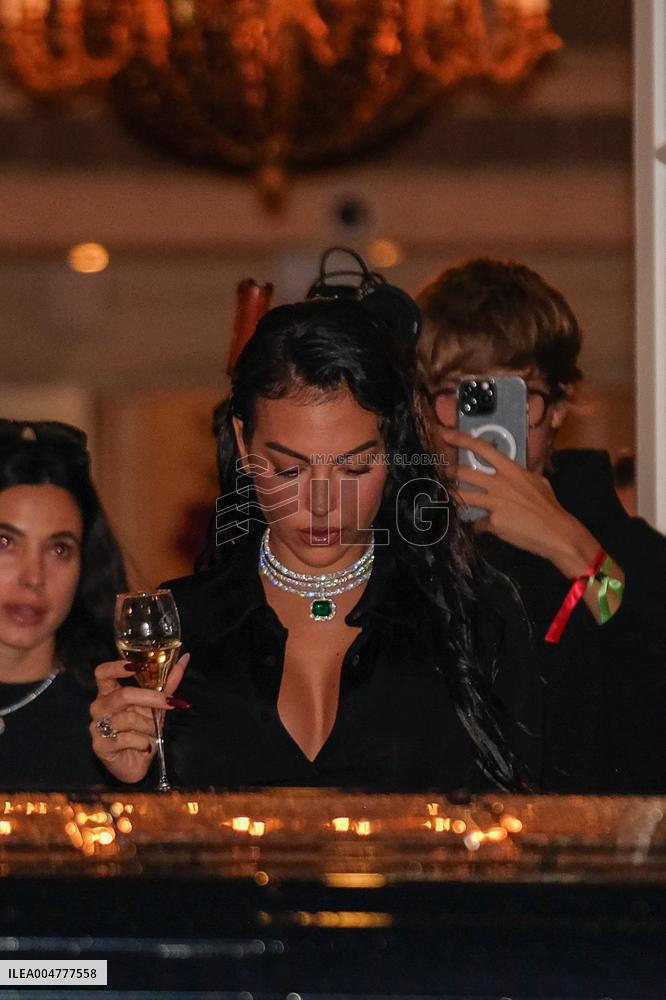 PFW - Georgina Rodriguez Spotted At Shangri-La Paris Hotel