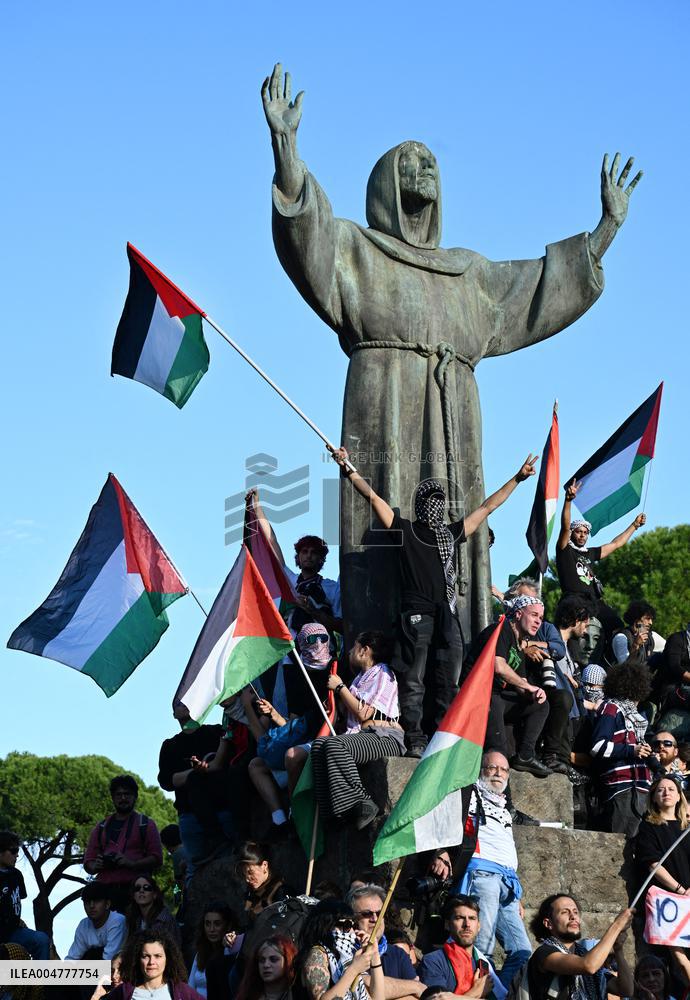 Massive Pro-Palestine Rally - Rome