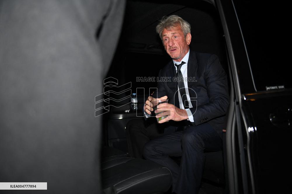 PFW - Sean Penn Leaves Sienna Restaurant