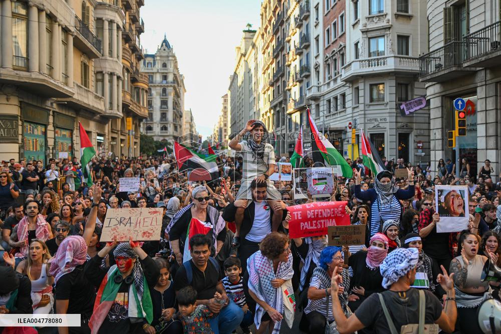 Demonstration in Support of Palestine Across Spain
